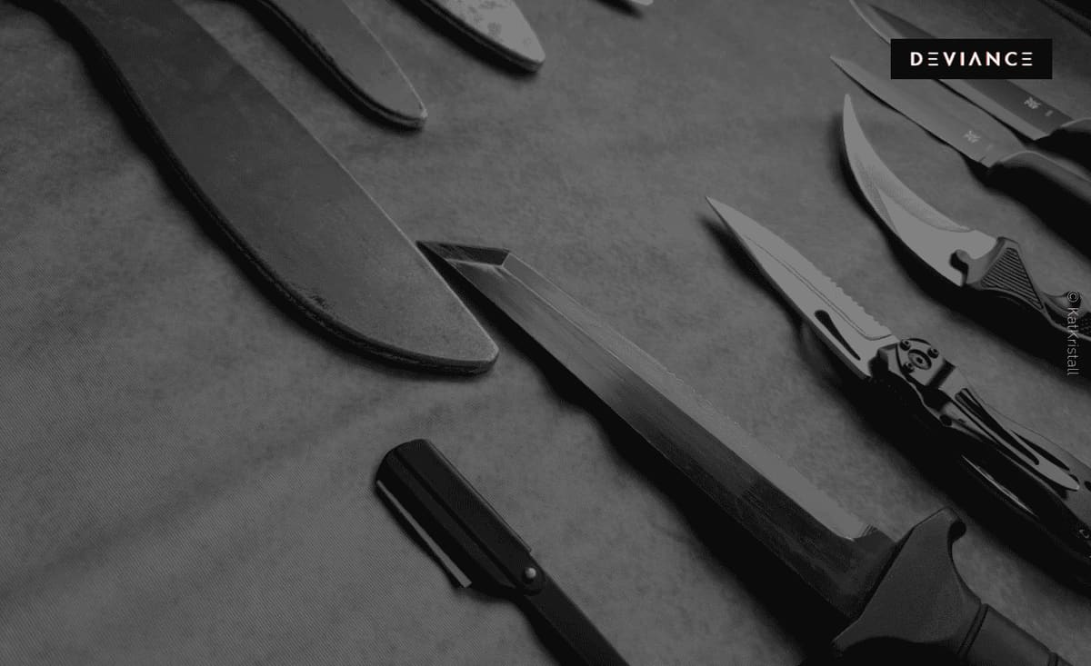 Juego al filo de la navaja: Knife Play