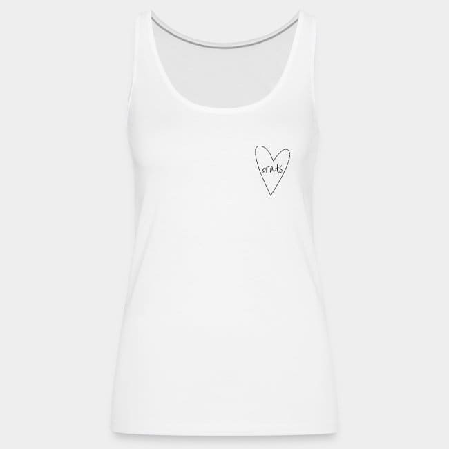 Camiseta de tirantes blanca con un pequeño corazón dibujado a mano y la palabra «brats» en el pecho