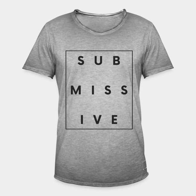 Camiseta gris jaspeada con la palabra «SUBMISSIVE» dentro de un marco negro